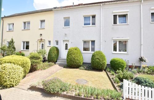 Wismar House | Family-Friendly Vacation Home with Parasol in Wismar, DE