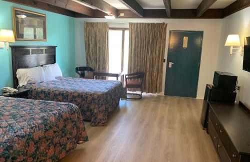 South Beloit Hotel | Budget-Friendly Stay at Tollway Inn Beloit for Families