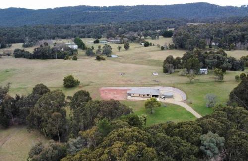Tolmie House | Family-Friendly Tolmie Villa: Explore Nearby Mt Buller