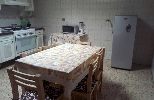 Toluca City-Centre House | Pet-Friendly Toluca Centrica House with Breakfast & Kitchen