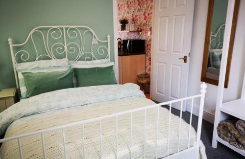 Crosby Apartment | Family-Friendly Retreat at Tom and Angela’s Place