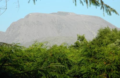 Fort William House | Scenic TOM BEAG with Breakfast and Ben Nevis Views