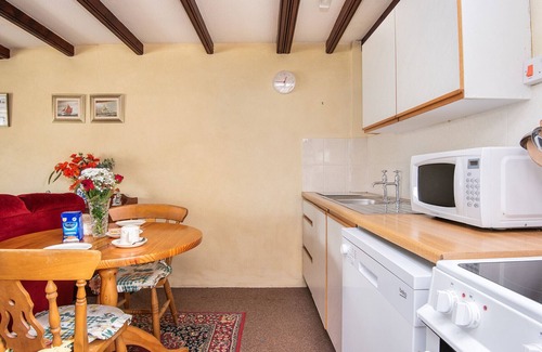 Penryn Cottage | Idyllic Tom Thumb: Family-Friendly Retreat Near Falmouth