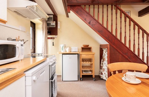 Penryn Cottage | Idyllic Tom Thumb: Family-Friendly Retreat Near Falmouth