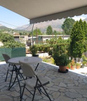 Mesopotam Apartment | Budget-Friendly Stay at Toma's Guest House with Breakfast