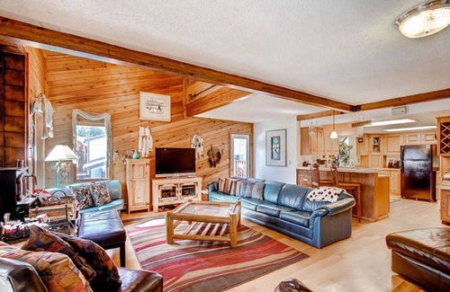 Warrior's Mark House | Spacious Tomahawk Lodge: Duplex with Pool & Hot Tub