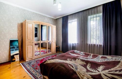 T'ba House | Discover Tomas Kokhi: Top-Rated Pet-Friendly Getaway