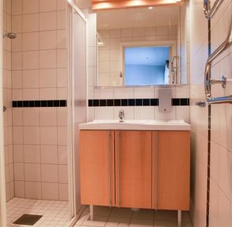 Tomelilla Hotel | Discover Tomelilla Golf Hotell: Pet-Friendly Retreat