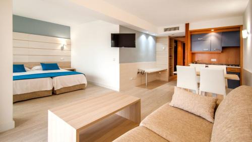 Portals Nous Hotel | Relax at Tomir Portals Suites - Adults Only with Ocean Views