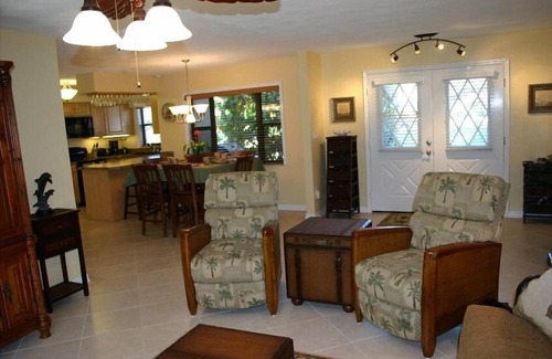 New Smyrna Beach House | Tommy Bahama Lifestyle Beach House: Steps to the Sand