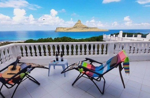 al hmeri Villa | Top-Rated Stay at Tomoko & Salah, Rafraf Beach with Oceanfront Pool