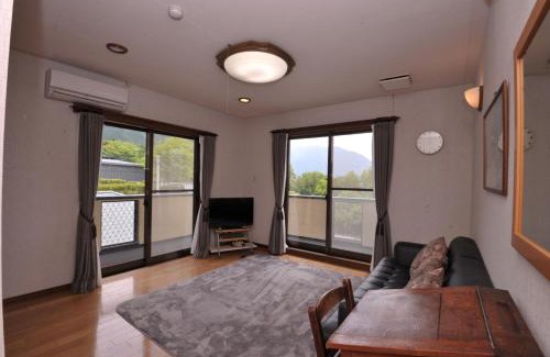 Yufuin Onsen House | Tomomi Sanso: Pet-Friendly Retreat with Hot Tub & Top Reviews