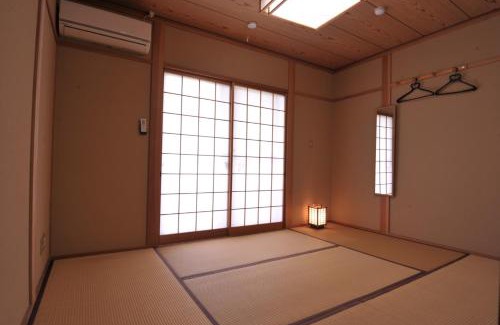 Yufuin Onsen House | Tomomi Sanso: Pet-Friendly Retreat with Hot Tub & Top Reviews