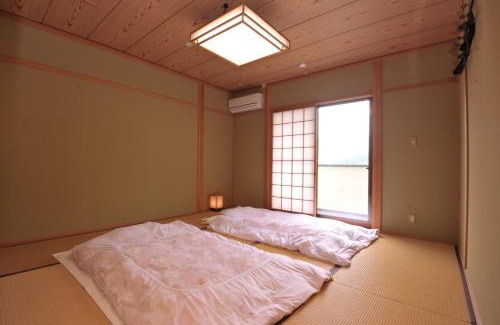 Yufuin Onsen House | Tomomi Sanso: Pet-Friendly Retreat with Hot Tub & Top Reviews