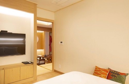 Gyeongju Hotel | Discover Tomonoya Hotel & Ryokan Gyeongju: Rated 9.2/10