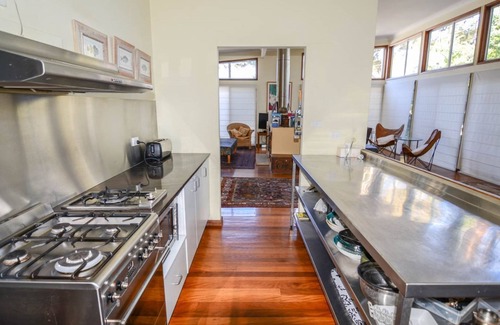 Callala Bay House | Idyllic Waterfront Escape with Pool & Ocean Views for 6