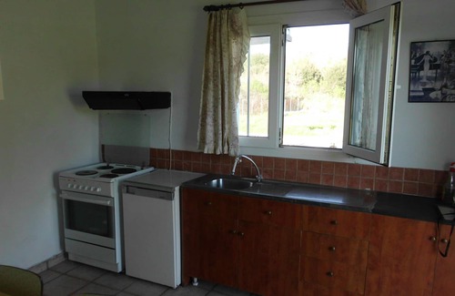 Doukades Apartment | Cozy Toms House 4 in Felekas with Family-Friendly Amenities