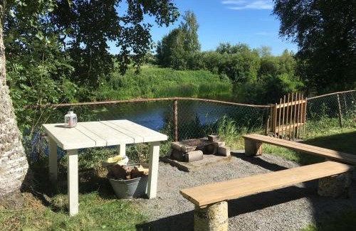 Kalajoki Apartment | Discover Tomujoen Kylätalo: Pet-Friendly Oceanfront Escape