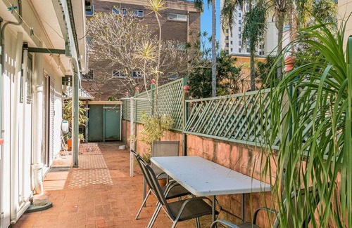 Coolangatta Apartment | Cozy Tondio Terrace Flat 5 - Pet Friendly, Steps to Beach