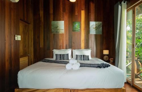 Hang Dong Hotel | Relax at Tongna Cottage Natural Resort with Oceanfront Views