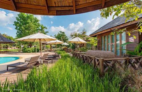 Hang Dong Hotel | Relax at Tongna Cottage Natural Resort with Oceanfront Views
