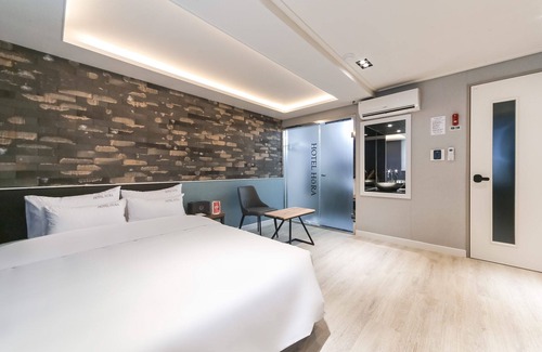 Tongyeong Hotel | Eco-Friendly Stays at Tongyeong Hotel Hora with Breakfast