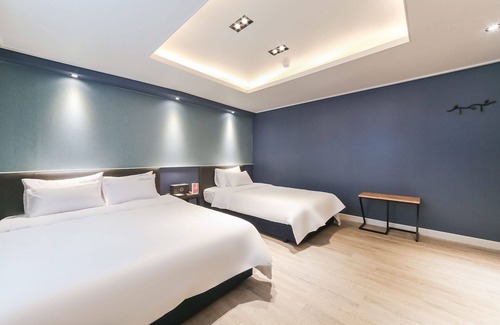 Tongyeong Hotel | Eco-Friendly Stays at Tongyeong Hotel Hora with Breakfast