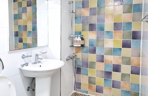Yanghwa House | Eco-Friendly Comfort at Tongyeong Slobbie Guest House