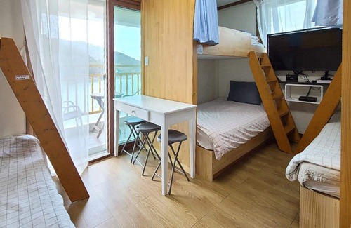 Yanghwa House | Eco-Friendly Comfort at Tongyeong Slobbie Guest House