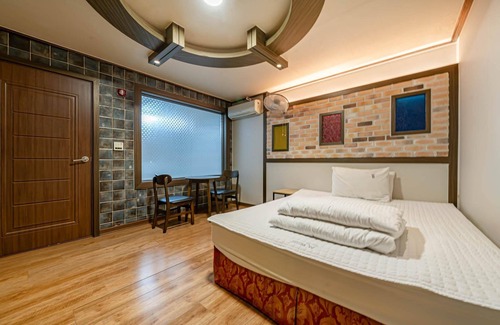 Tongyeong Hotel | Eco-Friendly Comfort at Tongyeong W with Breakfast Included