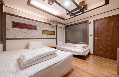 Tongyeong Hotel | Eco-Friendly Comfort at Tongyeong W with Breakfast Included