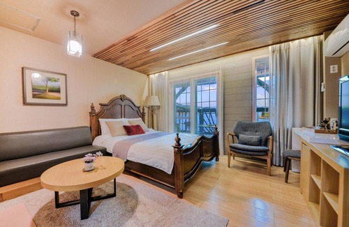 Yongnam-myeon House | Top-Rated Tongyoung Mongdolhouse Pension with Family-Friendly Amenities