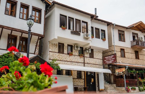 Melnik House | Top-Rated Family Stay at Toni's Guest House with Kitchen