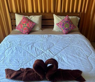 Ko Lanta Old Town House | Pet-Friendly Tonmai Suites with Oceanfront Views