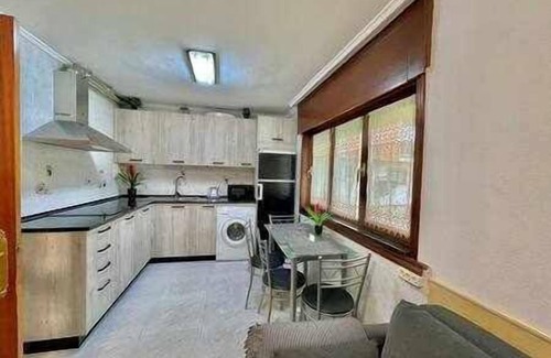 Bermeo Apartment | Scenic Tonpoi Etxea: Family-Friendly Apartment with Ocean Views