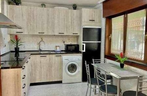 Bermeo Apartment | Scenic Tonpoi Etxea: Family-Friendly Apartment with Ocean Views