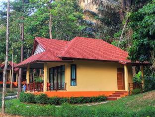 Krabi Resort | Discover Tonsai Bay Resort: Family-Friendly Getaway Awaits