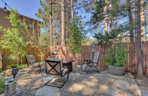 South Lake Tahoe House | Explore Tonto's Casa: Family-Friendly Stay with Spa & Hot Tub