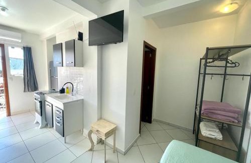 Barra da Lagoa Apartment | Top-Rated Tony Gandra: Pet Friendly & Unbeatable Value