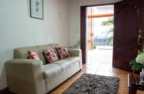 Barrio Dora House | Guest Rated 9/10 at Tony's House – Pet & Child Friendly Stay