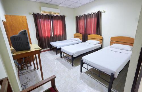 Mueang Kao House | Cozy Toon Guesthouse: Family-Friendly with Breakfast Included