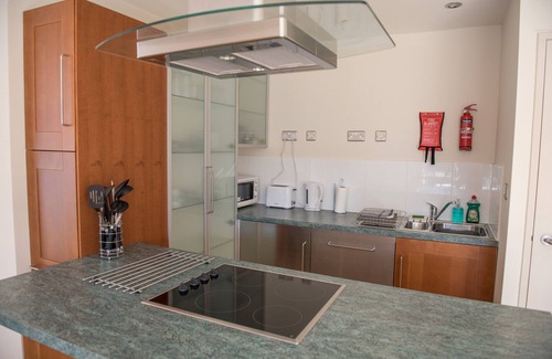 Ipswich Apartment | Toothbrush Apartments - Central Ipswich with Ocean Views