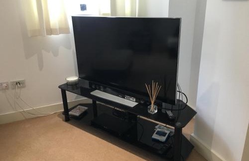 Ipswich Apartment | Elegant Toothbrush Apartments at Ipswich Waterfront - 5 Star