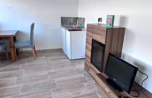 Enns Apartment | Cozy Getaway for 1-2 Guests with Child-Friendly Amenities