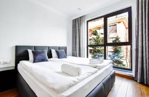 Lozenets Apartment | Top-Rated 3BR with Hot Tub & Free Parking for Families