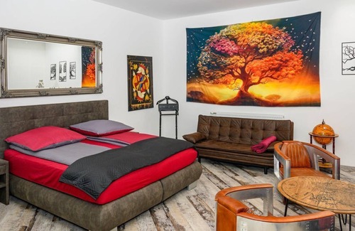 Enns Bed & Breakfast | TOP 2 for up to 4 persons - Plaza Cafe & Bar