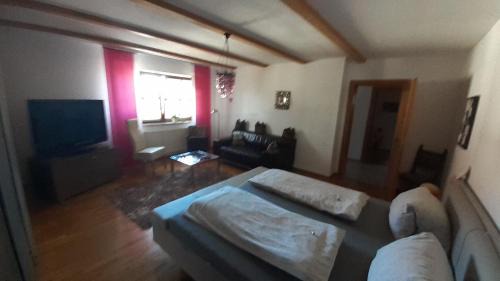Henndorf am Wallersee Apartment | Oceanfront Top Apartment with Breakfast & 9.2/10 Rating