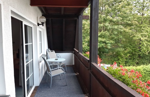 Walkenried Condo | Cozy 2-Bedroom Apartment with Balcony and Ocean View