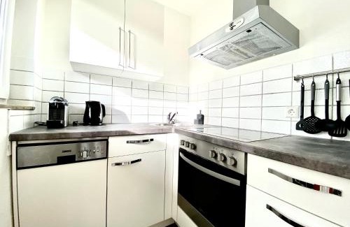 Reutlingen Apartment | Prime Apartment with Balcony & Parking - Rated 9.3/10