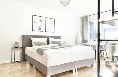 Reutlingen Apartment | Prime Apartment with Balcony & Parking - Rated 9.3/10